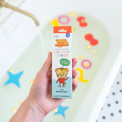 Glo Pals Senzorické svítící kostky do vody Daniel Tiger - Obrázek 3